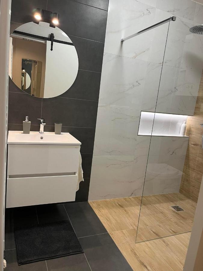 Room In The City 2 Шопрон Екстер'єр фото