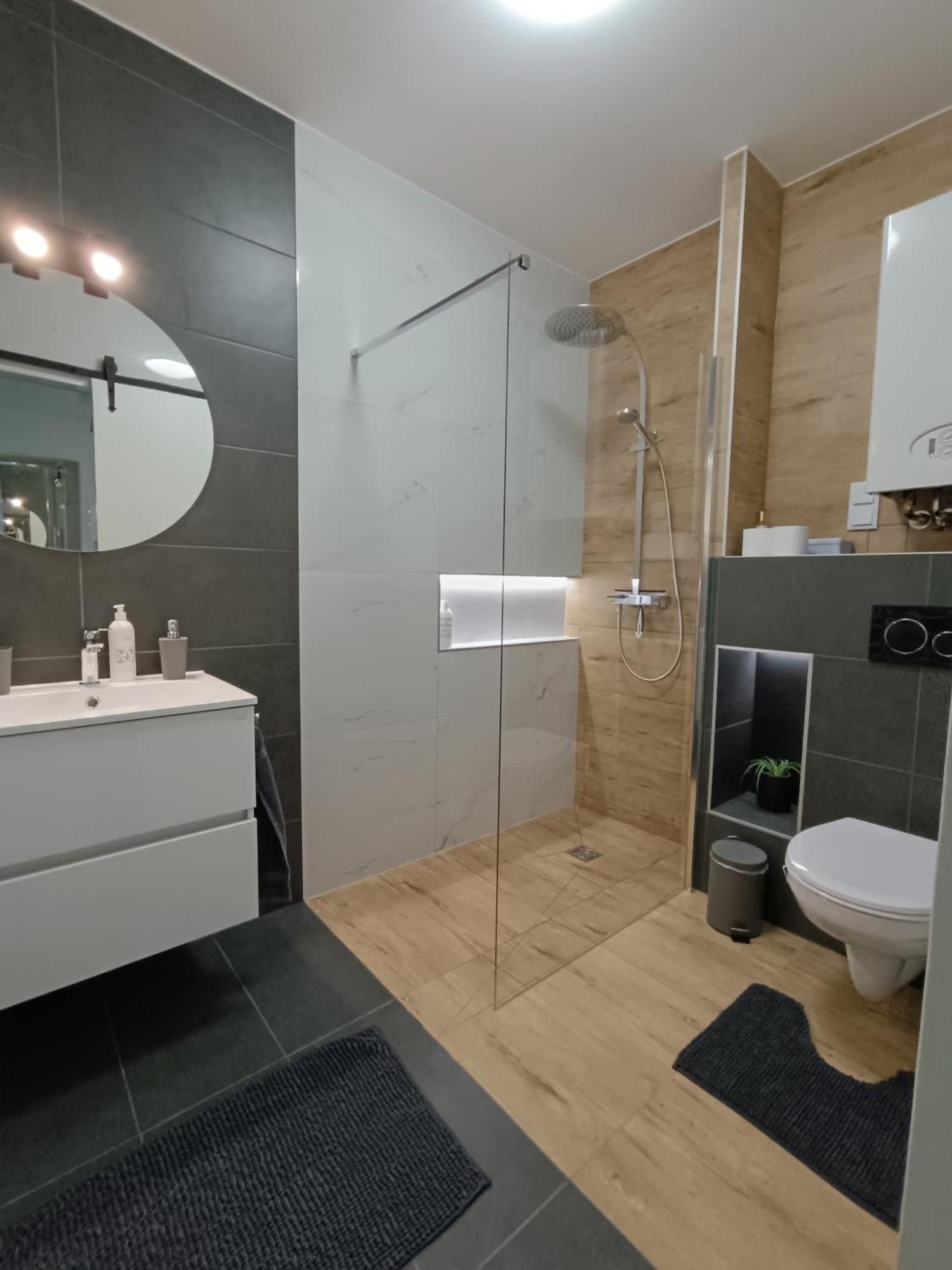 Room In The City 2 Шопрон Екстер'єр фото